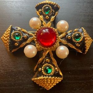 Vintage Tosca Cross Pin 3x3